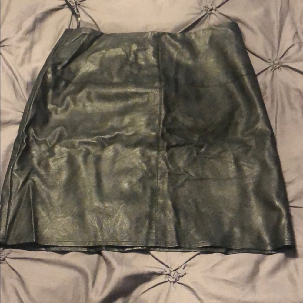 ⭐️3 for 18$⭐️ faux Leather mini skirt